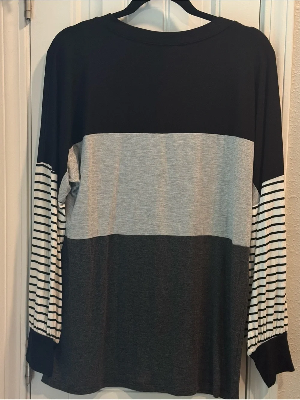 Magic Fit Crewneck Top - Picture 4 of 6